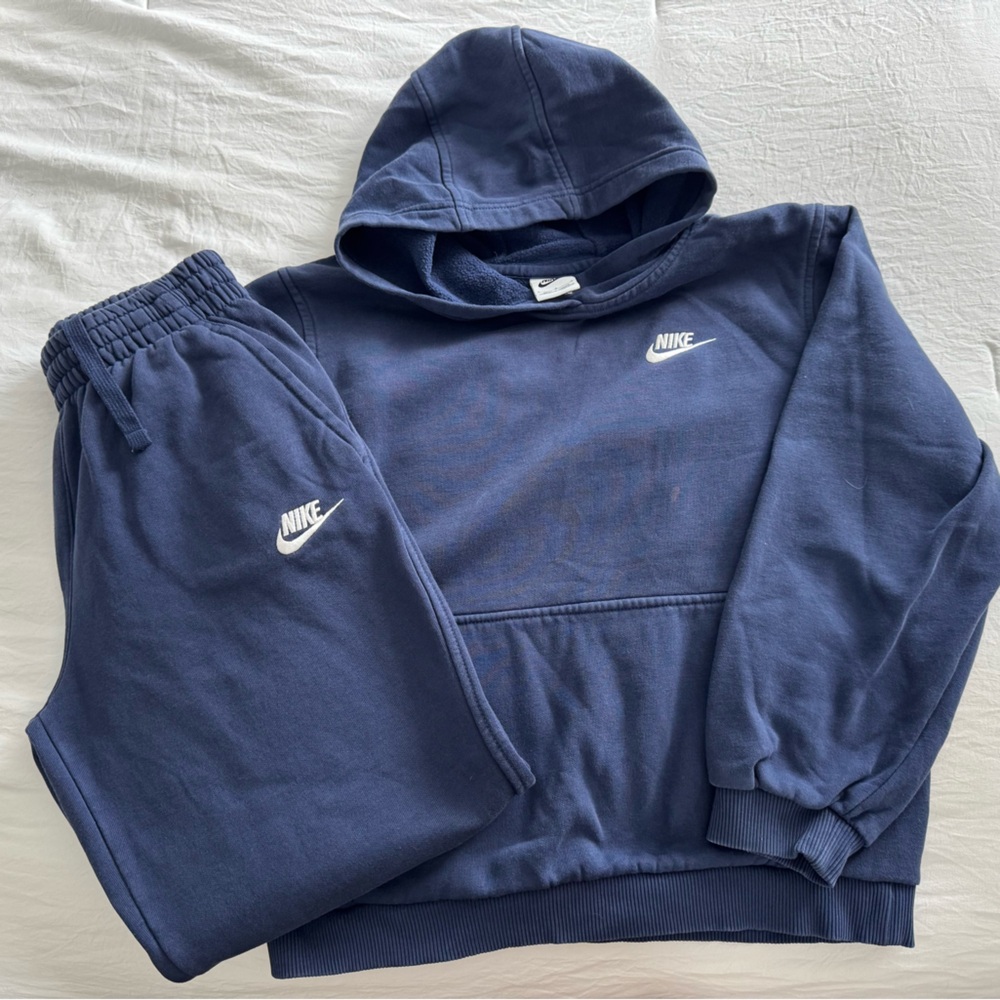 Nike Kids Navy Sweatsuit Top and Bottom with White Logo